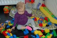 angel cu piciorusul in gips