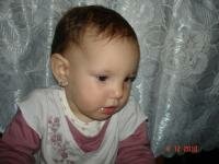 ma ascund de mami sa nu-mi ia mucisori