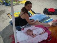 cu mami pe plaja