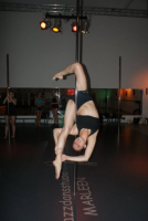 mami meu la lectia de pole fitness