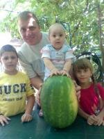 tati,dia,alex,verisoara ada si pepenele urias...