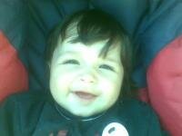 Micuta mea rade cu tot cu ochisori